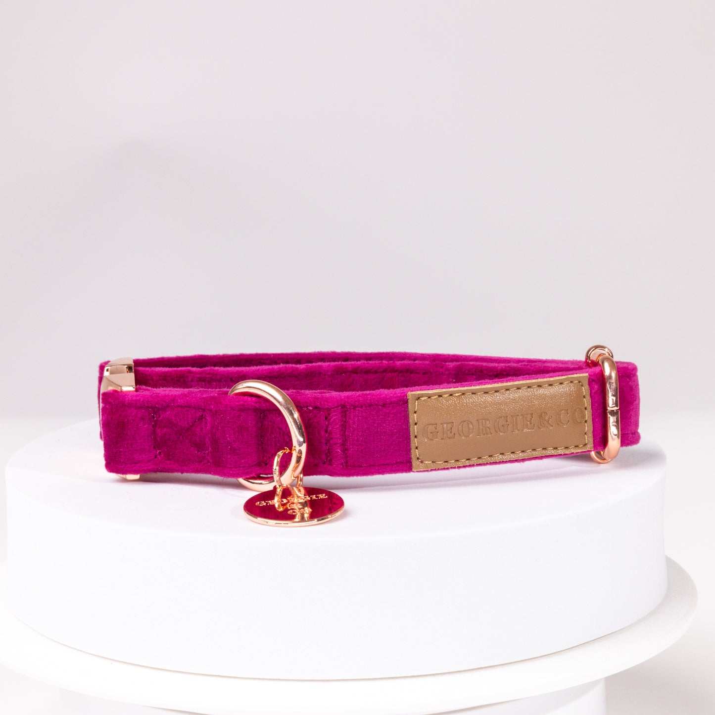 Layla Luxury Fuchsia Velvet Collar Set